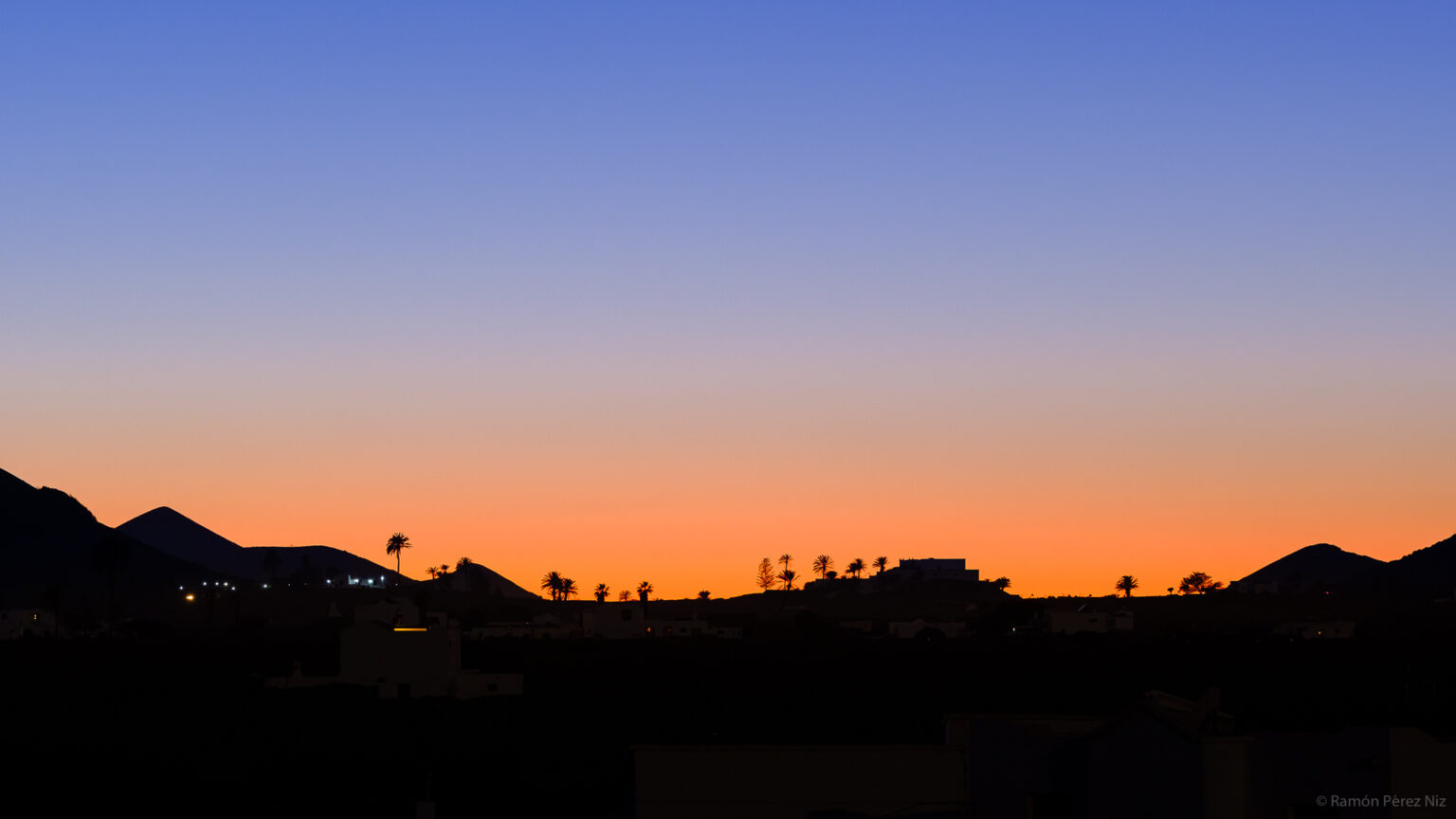 Atardecer en Lanzarote: descubre los rincones más bellos cuando cae el sol